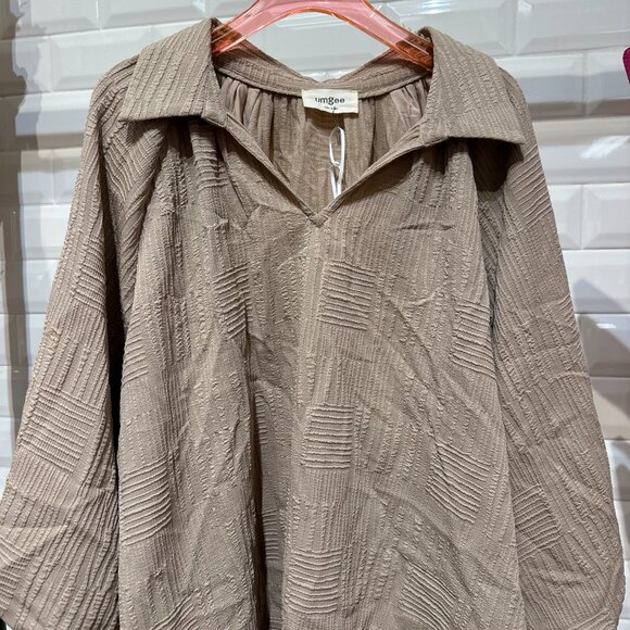 Textured V-Neck Collared Blouse - WC5445 - Umgee USA - Picture 2 of 4